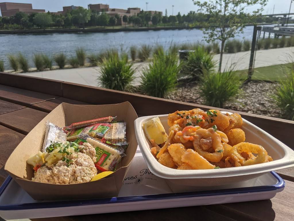 Stones Throw | restaurant | 304 W 7th Ave, Tampa, FL 33602, USA | 8133283910 OR +1 813-328-3910