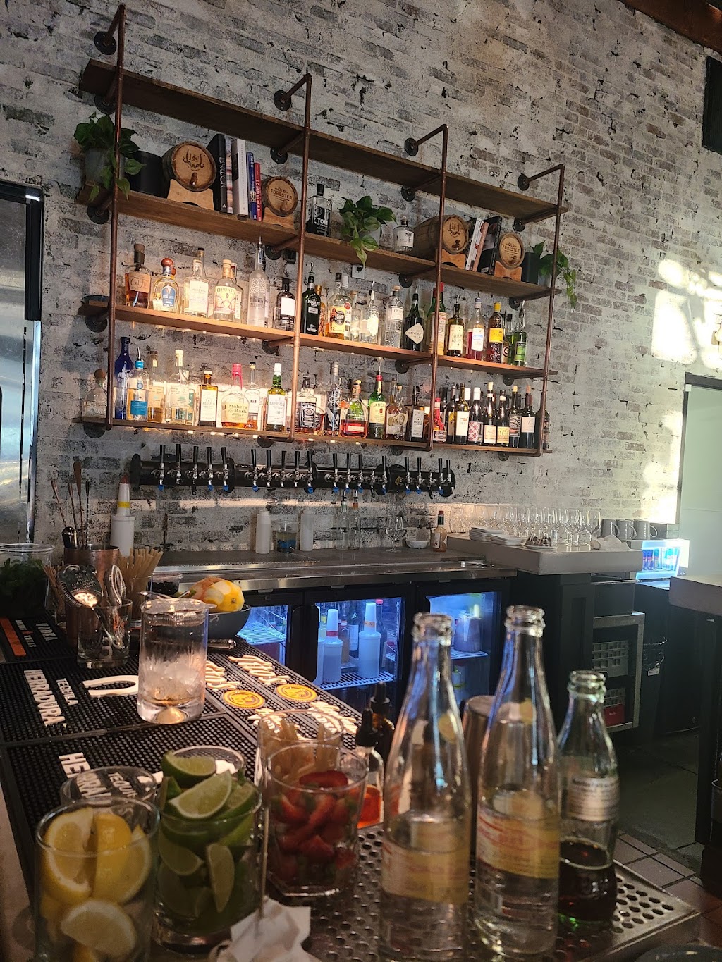 Common Stock | restaurant | 3805 Fifth Ave, San Diego, CA 92103, USA | 6193105298 OR +1 619-310-5298