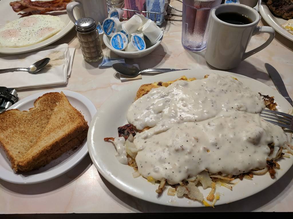 Red Apple Family Restaurant | restaurant | 2625 N Center St, Maryville, IL 62062, USA | 6183458767 OR +1 618-345-8767