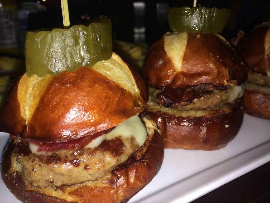 Benchmark Restaurant | restaurant | 6100 N River Rd, Rosemont, IL 60018, USA | 8476981389 OR +1 847-698-1389