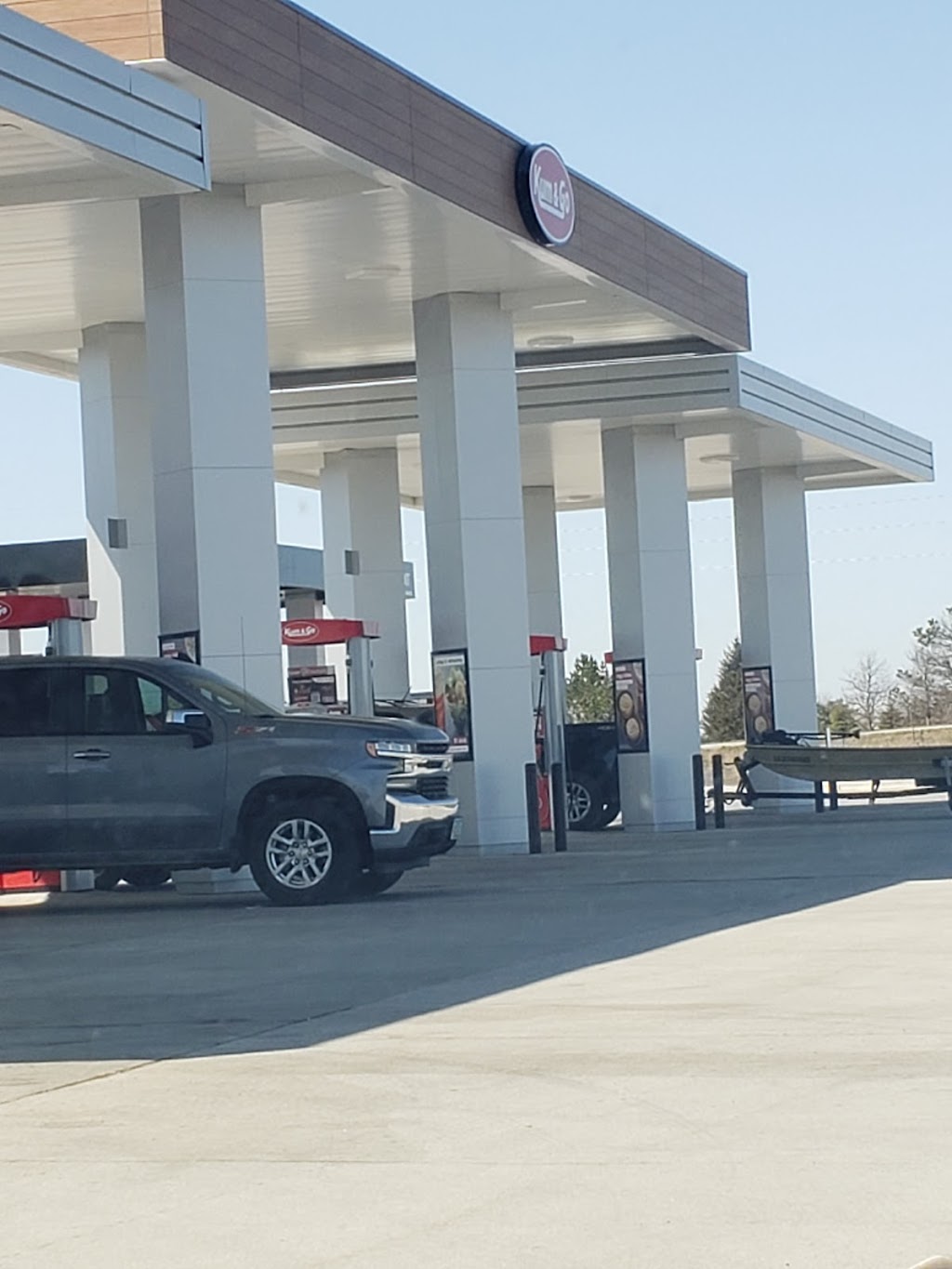 Kum & Go | meal takeaway | 1706 IA-210, Huxley, IA 50124, USA | 5153101981 OR +1 515-310-1981