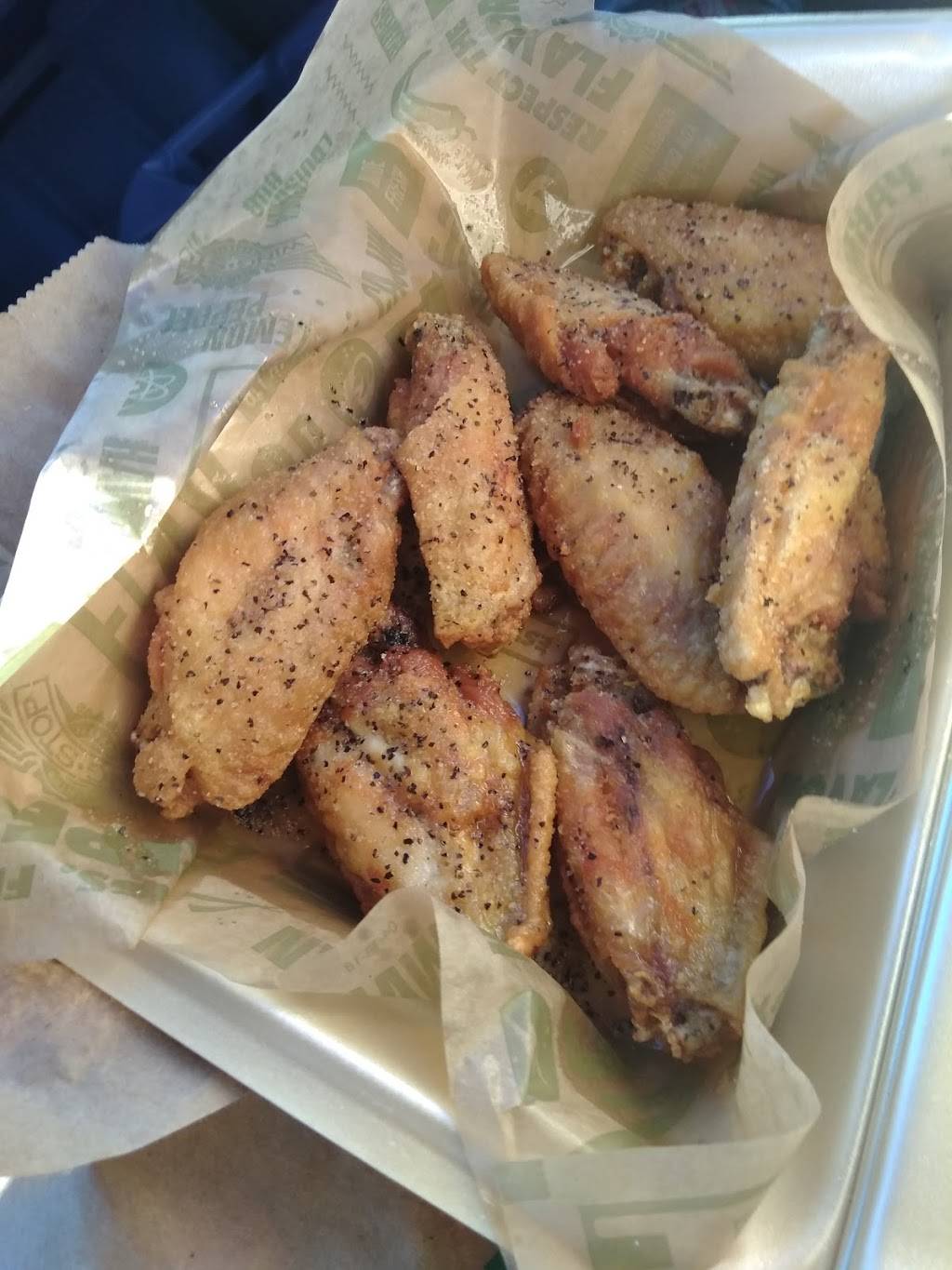 Wingstop | restaurant | 881 W Galbraith Rd, Cincinnati, OH 45231, USA | 5135215999 OR +1 513-521-5999