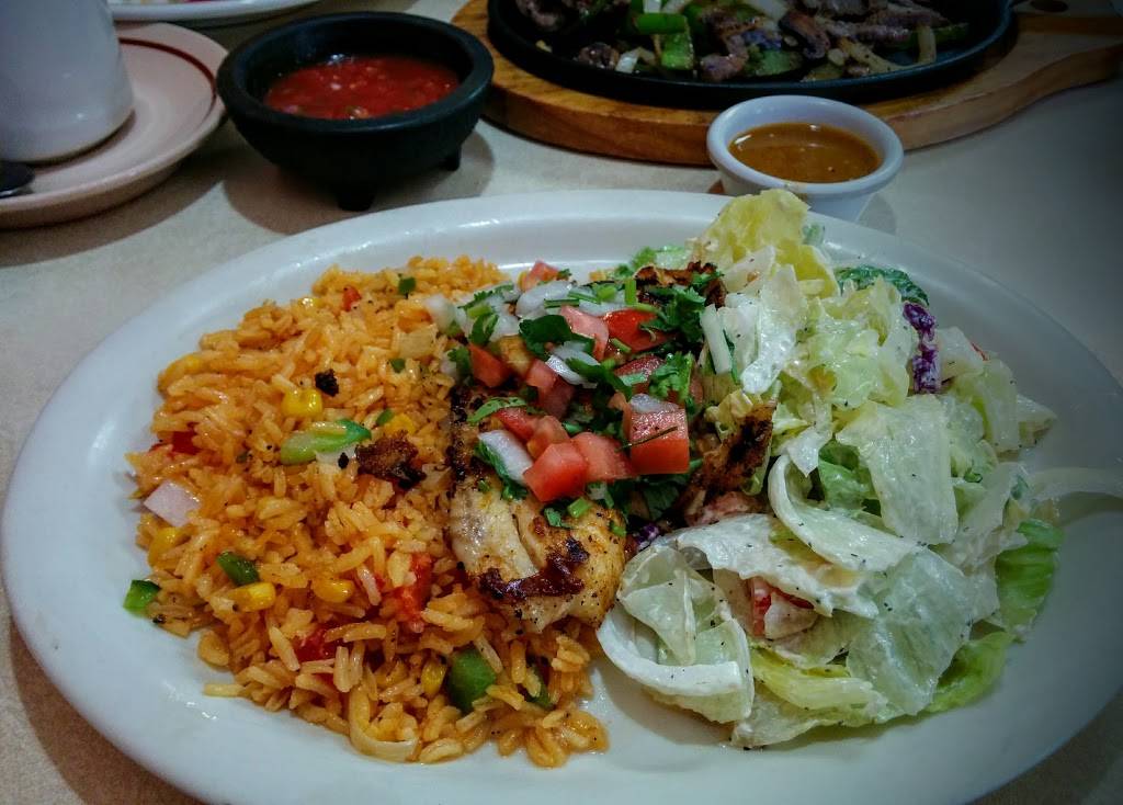 Ciscos Restaurant | restaurant | 254 Hartford Ave, Newington, CT 06111, USA | 8606660703 OR +1 860-666-0703