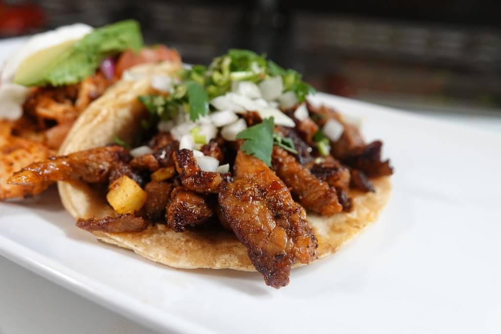 Taco Madre | restaurant | 790 Royal St George Dr #116, Naperville, IL 60563, USA | 6304458633 OR +1 630-445-8633