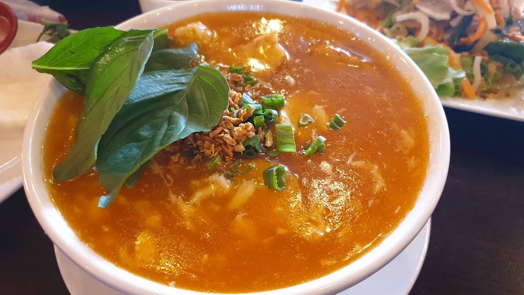 Huong Binh Bakery | restaurant | 6781 Wilson Blvd, Falls Church, VA 22044, USA | 7032379228 OR +1 703-237-9228