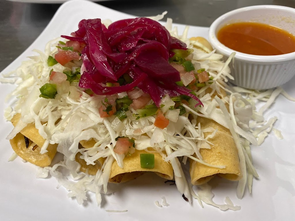 Dos carnales restaurante | restaurant | 164 Lake St, Newburgh, NY 12550, USA | 8456815151 OR +1 845-681-5151