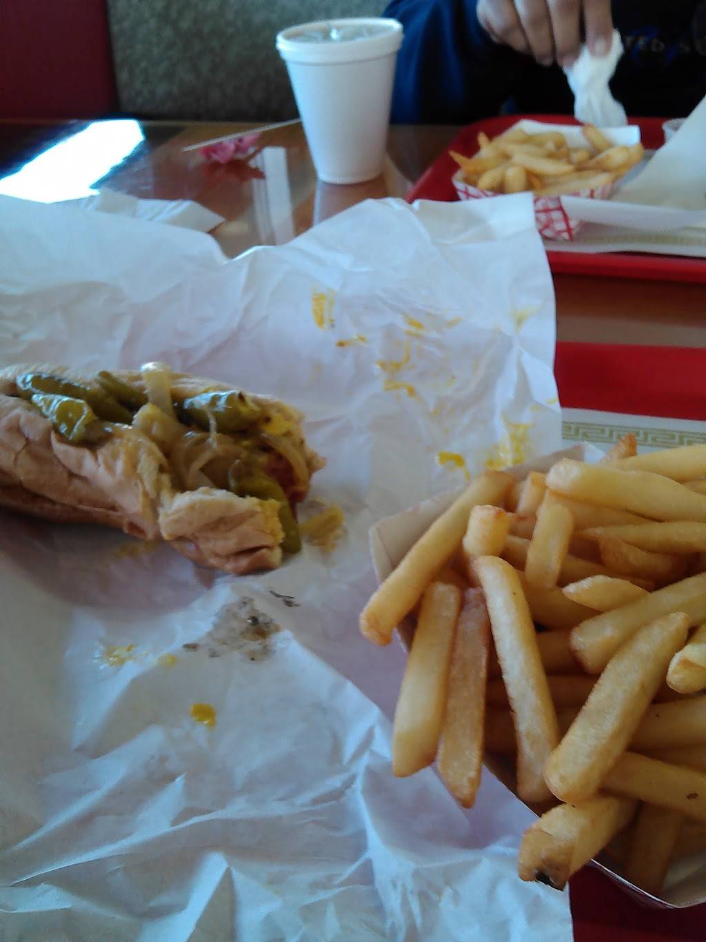 Maxwell Street Grill | restaurant | 745 W 172nd St, South Holland, IL 60473, USA | 7083335353 OR +1 708-333-5353