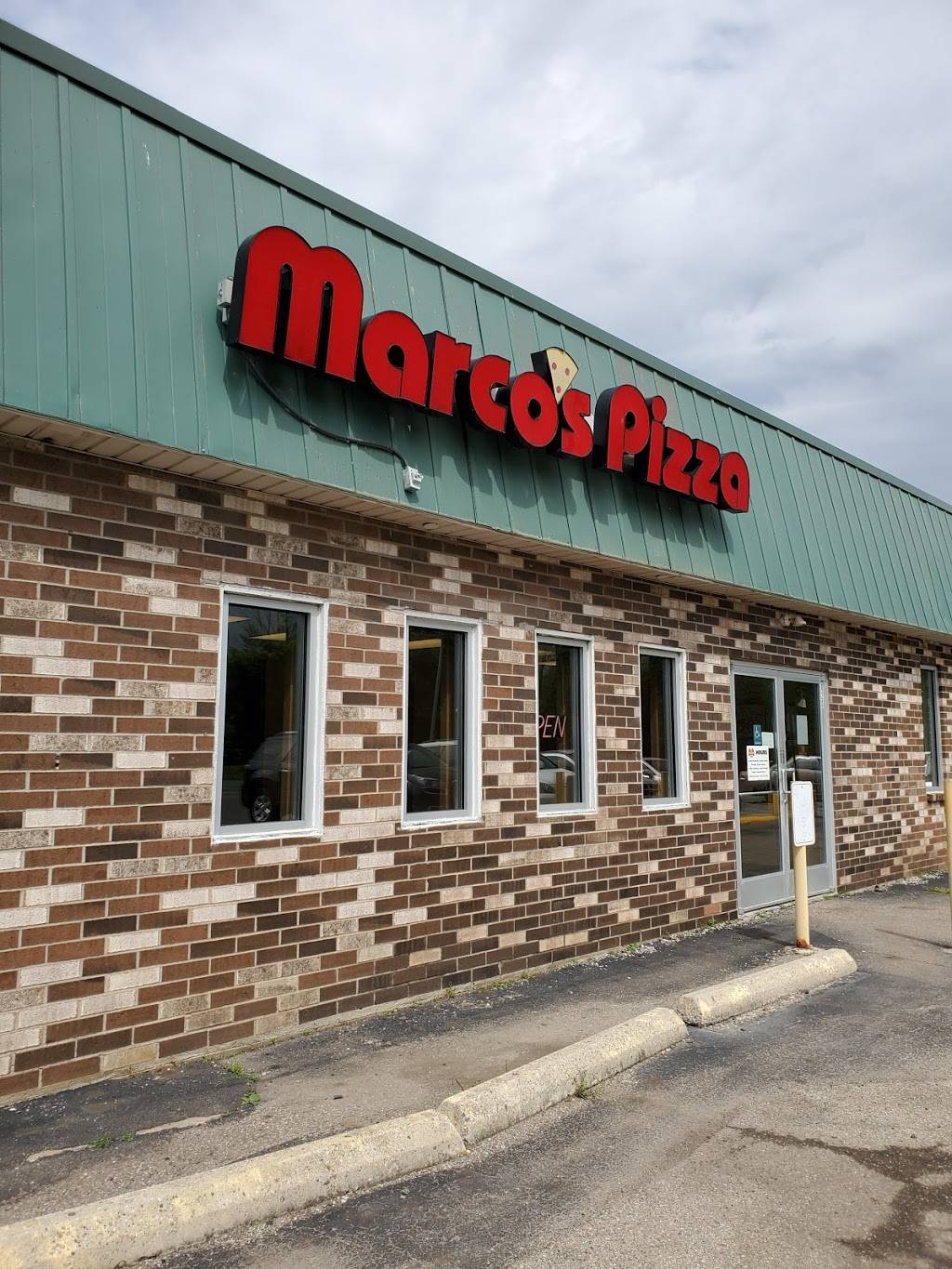 Marcos Pizza | meal delivery | 820 Jordan Lake Ave, Lake Odessa, MI 48849, USA | 6163747900 OR +1 616-374-7900
