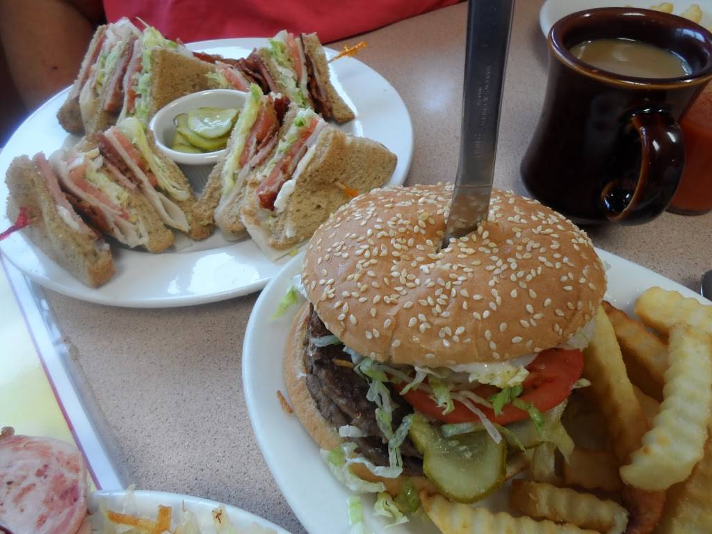 J&J Coney Island Iii | restaurant | 7220 W Vernor Hwy, Detroit, MI 48209, USA | 3138415250 OR +1 313-841-5250