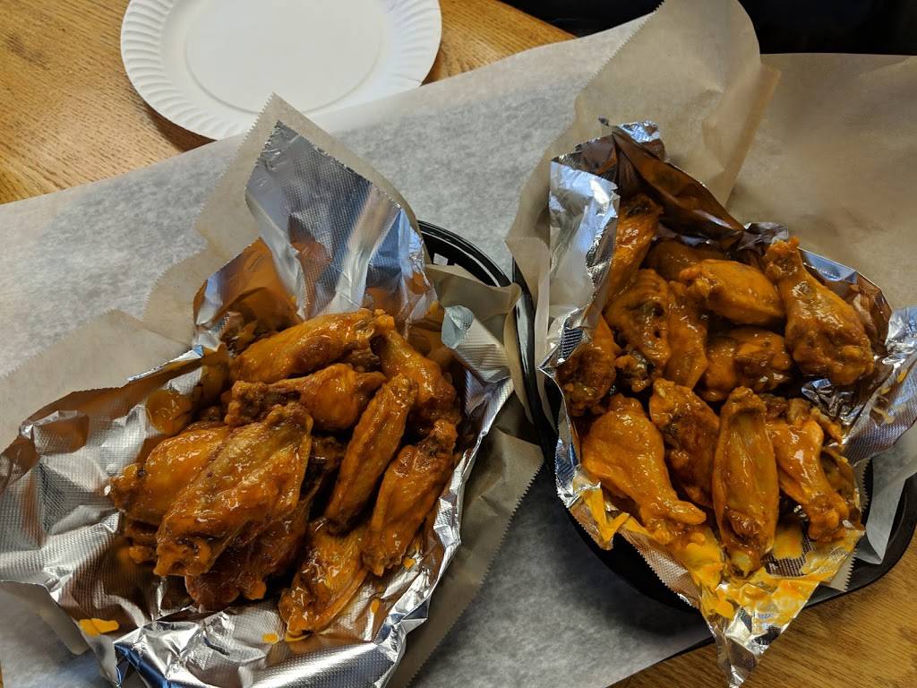 Sopranos Pizzeria | restaurant | 23 Main St, Nashua, NH 03064, USA | 6038800443 OR +1 603-880-0443