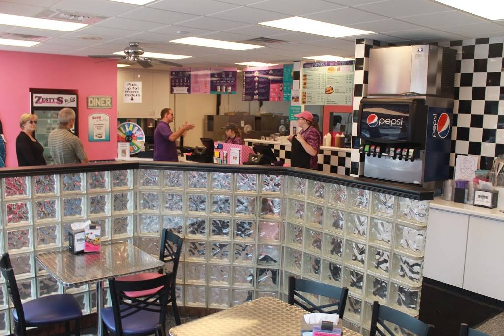 Zestys Frozen Custard & Grill | restaurant | 508 Greene Ave, Green Bay, WI 54301, USA | 9208840505 OR +1 920-884-0505