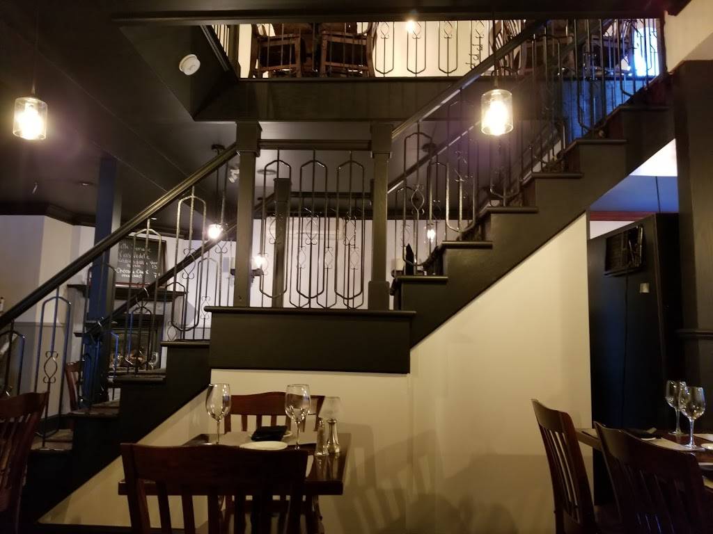 Napoléon | restaurant | 489 Rue Notre Dame, Montebello, QC J0V 1L0, Canada | 8194235555 OR +1 819-423-5555