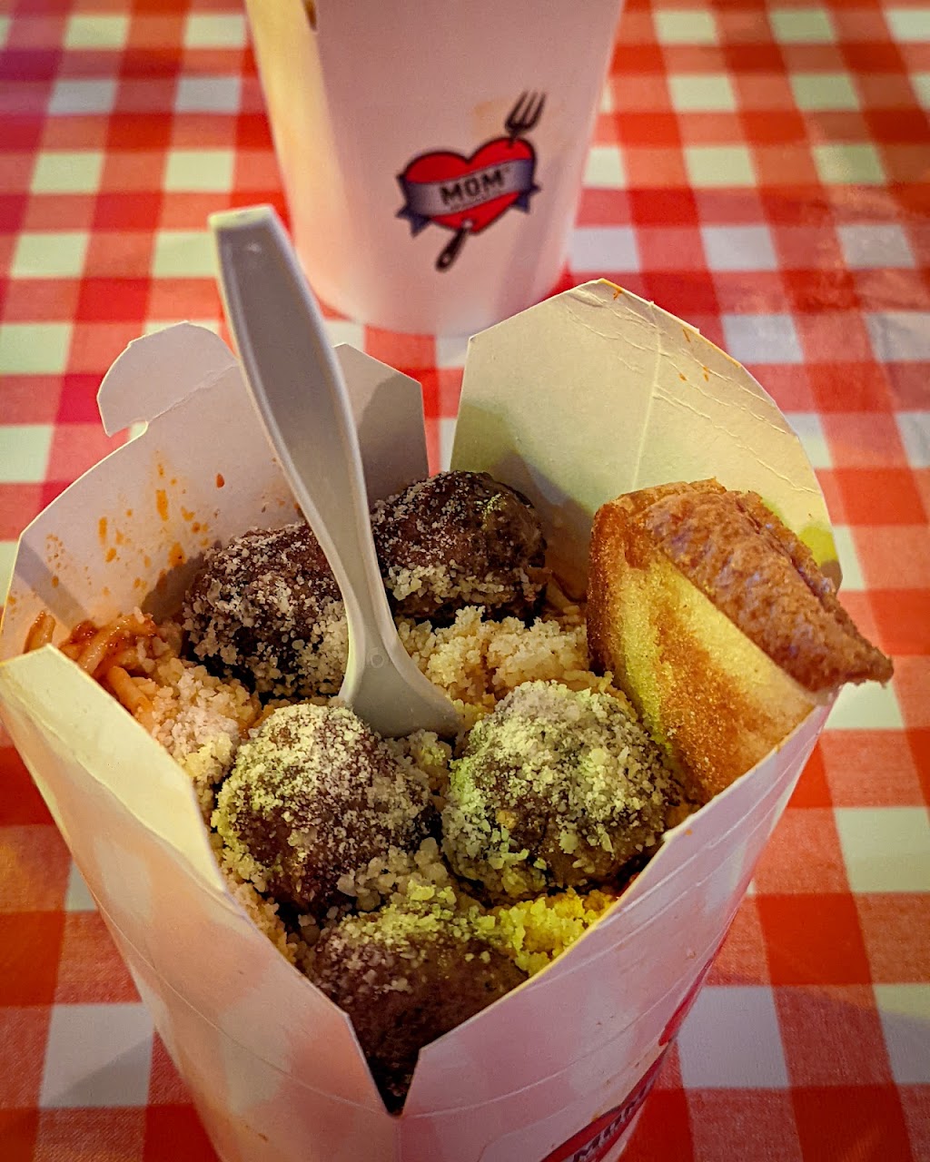 Moms Spaghetti | restaurant | 2131 Woodward Ave, Detroit, MI 48201, USA | 3138888388 OR +1 313-888-8388