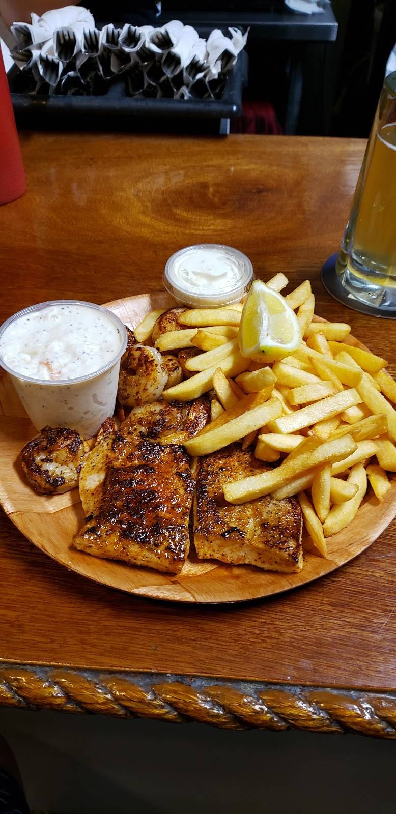 Fish Shack | restaurant | 2460 N Federal Hwy, Lighthouse Point, FL 33064, USA | 9545864105 OR +1 954-586-4105