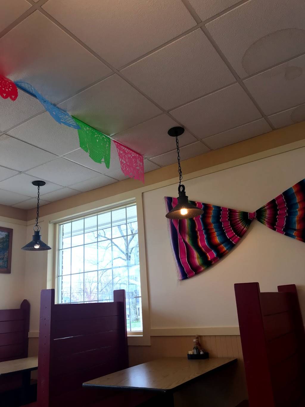 El Gallito Mexican Restaurant | restaurant | 300 W Main St, Albion, IL 62806, USA | 6184459200 OR +1 618-445-9200