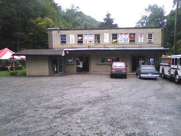 Steel Towne Inn | restaurant | 1251 Wilkins Ave, Braddock Hills, PA 15221, USA | 4123511113 OR +1 412-351-1113