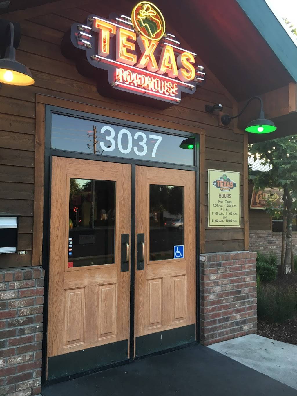 Texas Roadhouse | restaurant | 3037 Sisk Rd, Modesto, CA 95350, USA | 2095799201 OR +1 209-579-9201
