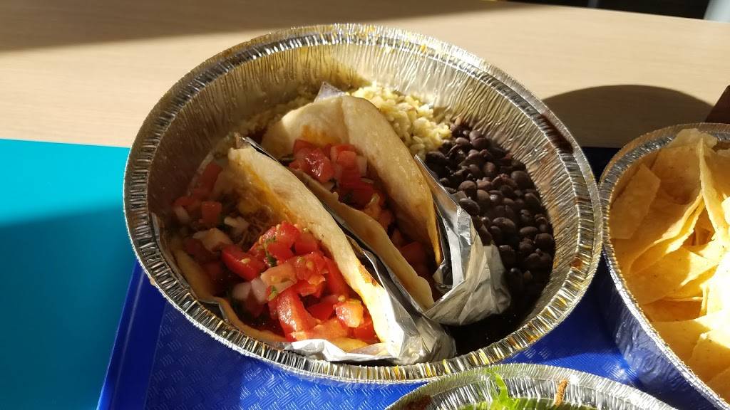 Costa Vida Fresh Mexican Grill | restaurant | 2628 Long Prairie Rd #110, Flower Mound, TX 75022, USA | 4699903020 OR +1 469-990-3020