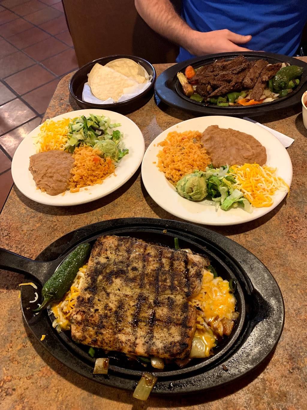 Mexicano Grille and Bar | restaurant | 205 Sonterra Blvd, Jarrell, TX 76537, USA | 5127465262 OR +1 512-746-5262