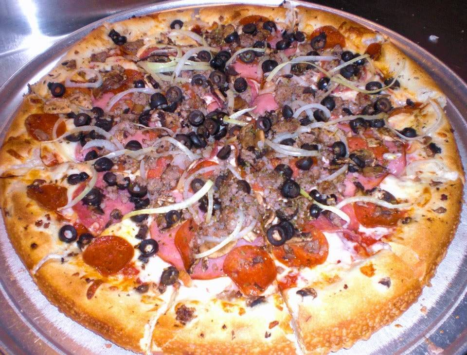 Giovannis Pizza | restaurant | 3020 State St, Santa Barbara, CA 93105, USA | 8056823621 OR +1 805-682-3621