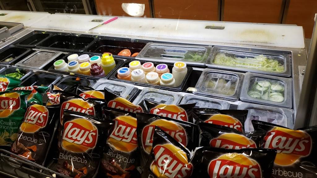 Subway | restaurant | 1515 E Buckeye Rd, Phoenix, AZ 85034, USA | 6022536440 OR +1 602-253-6440