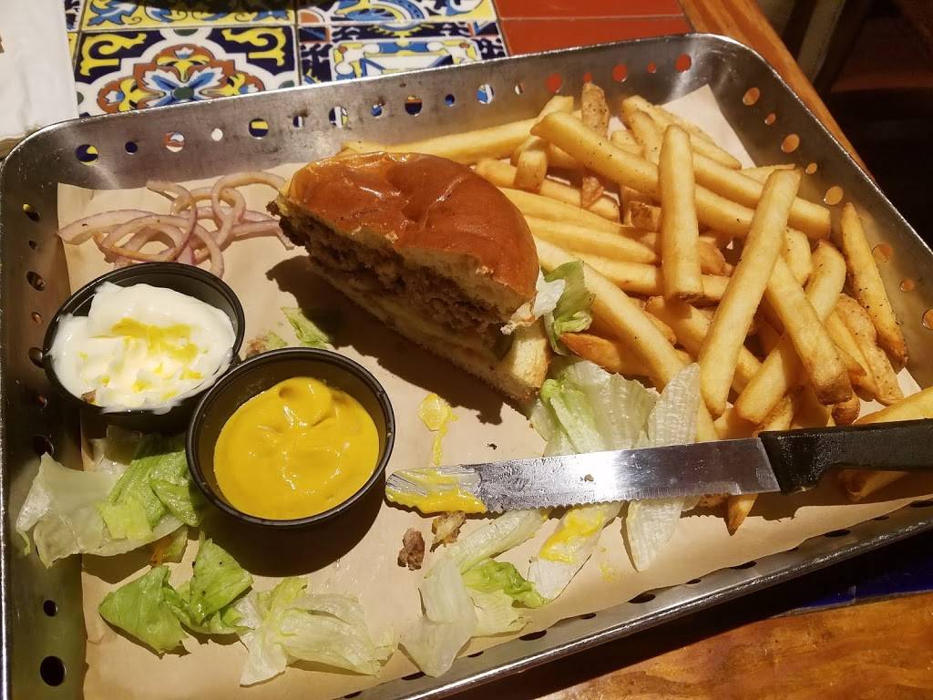 Chilis Grill & Bar | restaurant | Miami International Airport Concourse G Terminal, 4200 NW 36th St 2nd Level, Miami, FL 33122, USA | 3058694830 OR +1 305-869-4830