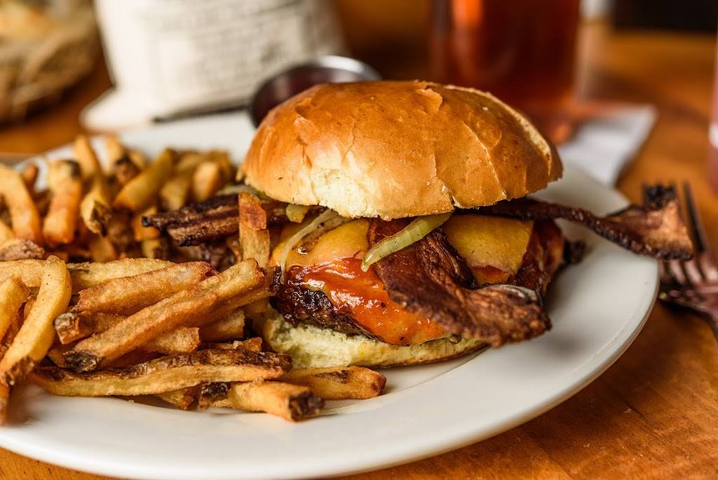 Jim N Nicks Bar-B-Q | restaurant | 147 Traders Way, Pooler, GA 31322, USA | 9123304130 OR +1 912-330-4130