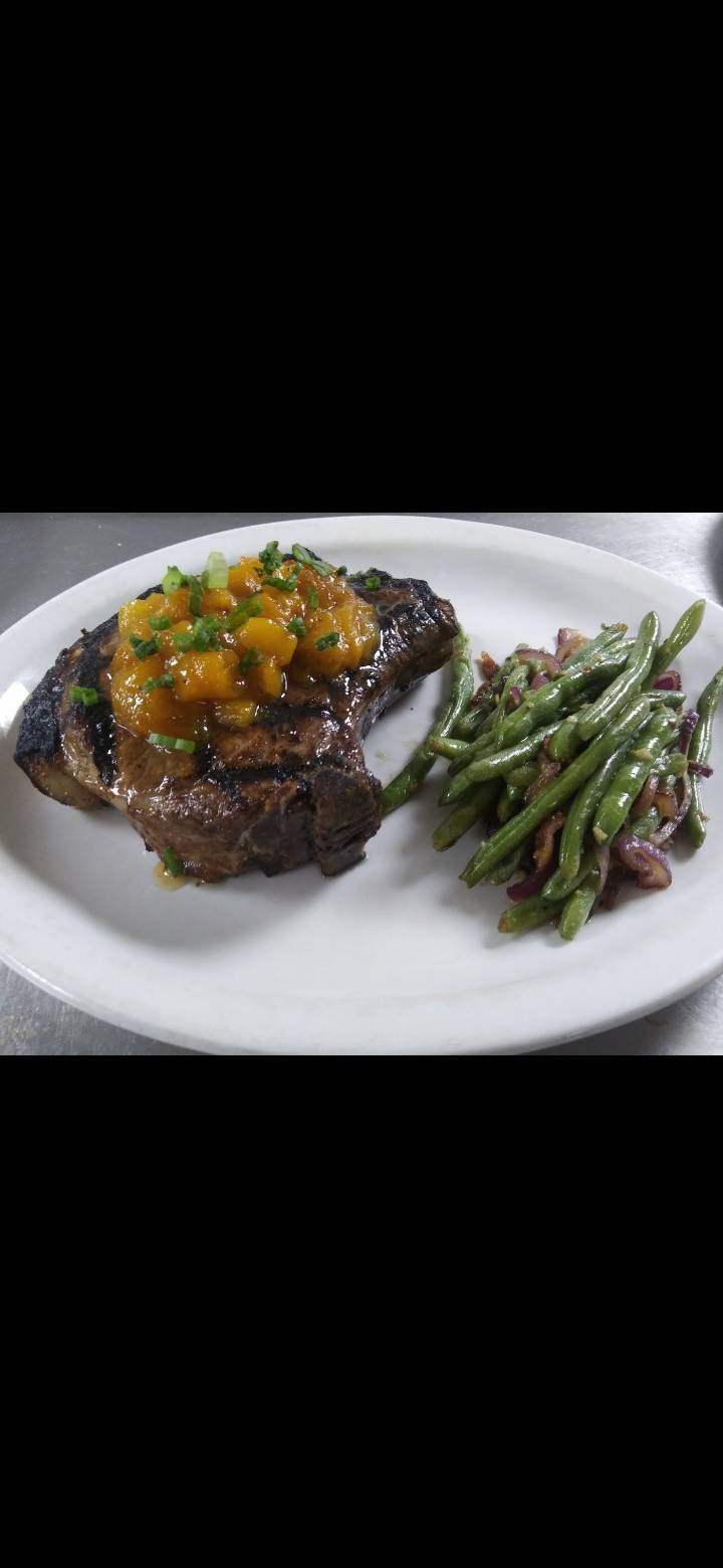 Wood Smoke & Eats | restaurant | 427 W 6th St, Mt Carmel, IL 62863, USA | 6182406497 OR +1 618-240-6497