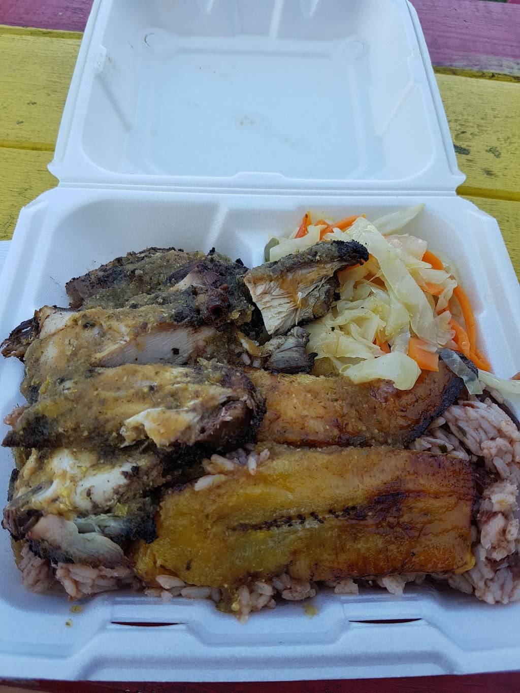 Jamaican Jerk Center | restaurant | 1400 US-1, Cape Neddick, ME 03902, USA | 2073513033 OR +1 207-351-3033