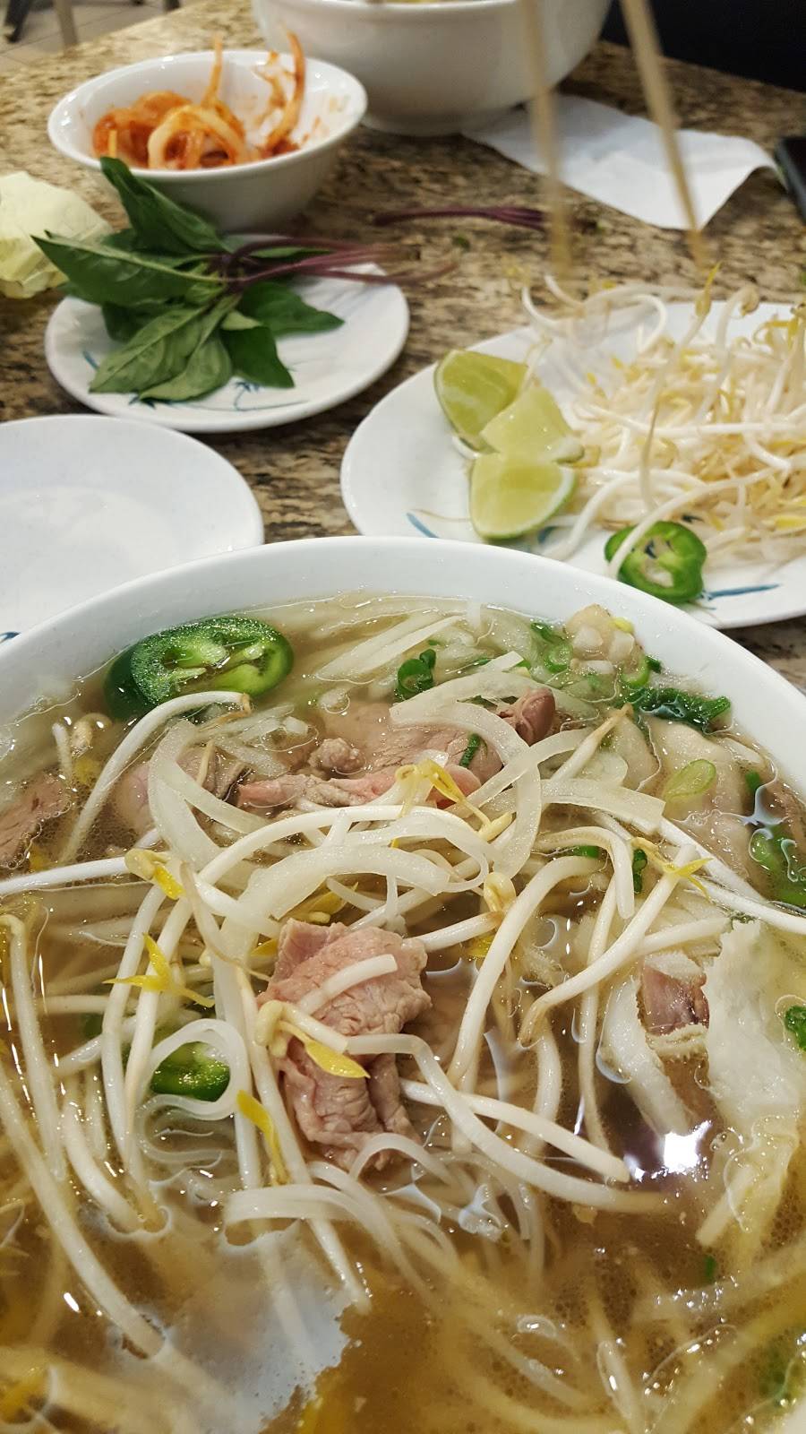 Pho Dan | restaurant | 11220 N Lamar Blvd B-200, Austin, TX 78753, USA | 5128377800 OR +1 512-837-7800