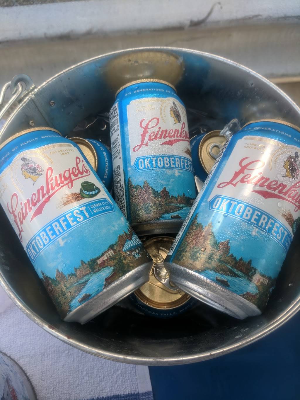 Trinity Pub Chicago | restaurant | 5943 N Northwest Hwy, Chicago, IL 60631, USA | 7737630095 OR +1 773-763-0095