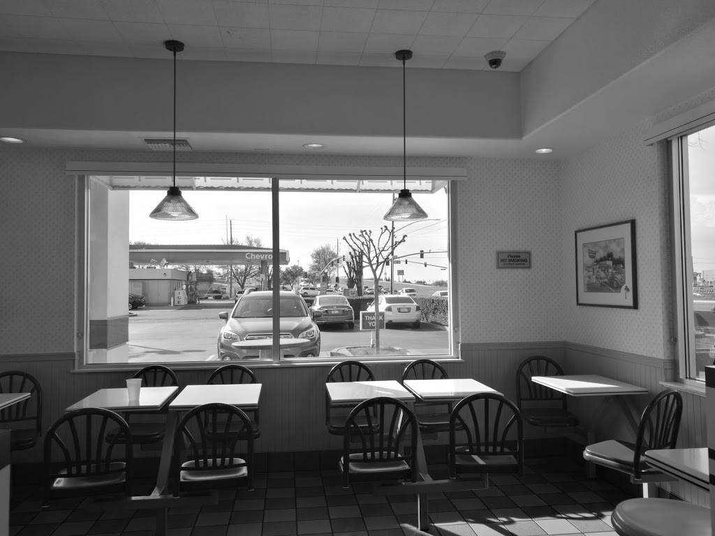 In-N-Out Burger | restaurant | 3900 Pelandale Ave, Modesto, CA 95356, USA | 8007861000 OR +1 800-786-1000