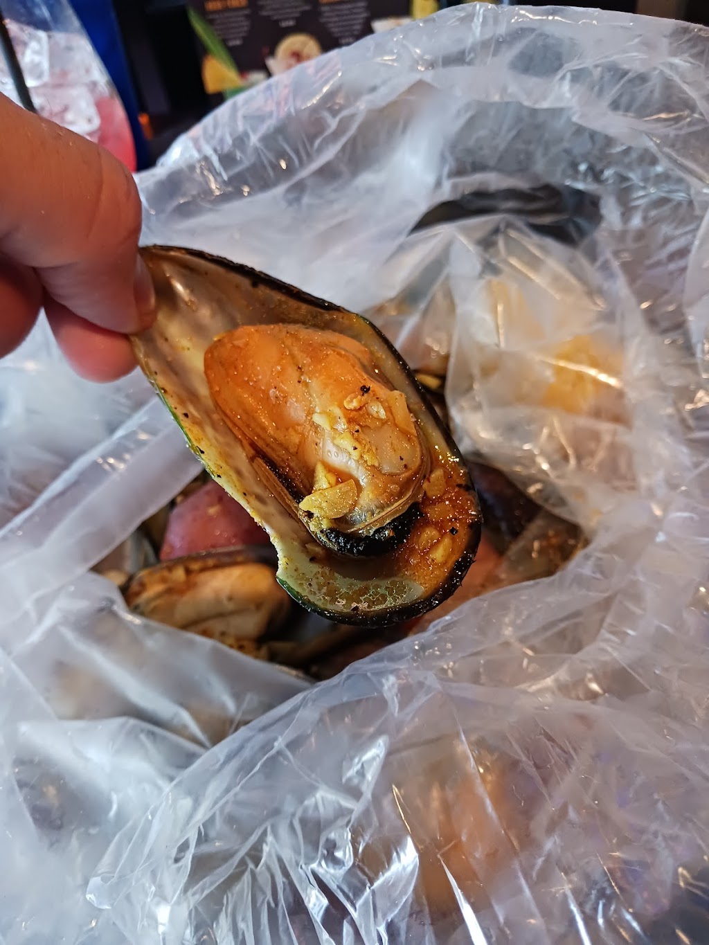 Hook & Reel Cajun Seafood & Bar | restaurant | 15100 Dix Toledo Rd, Southgate, MI 48195, USA | 7343182175 OR +1 734-318-2175