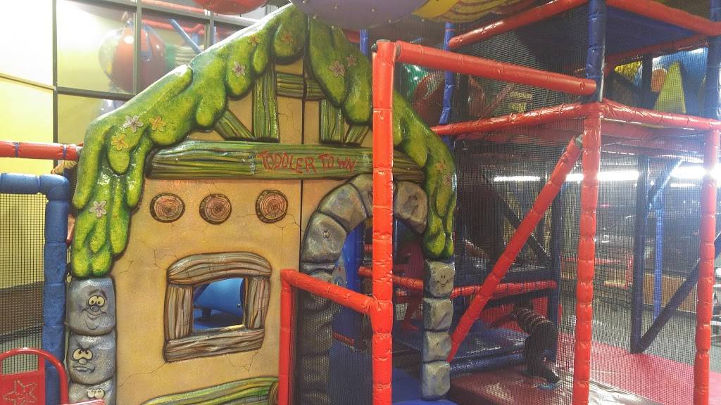 Carls Jr. | restaurant | 14555 Lakewood Blvd, Paramount, CA 90723, USA | 5624082299 OR +1 562-408-2299