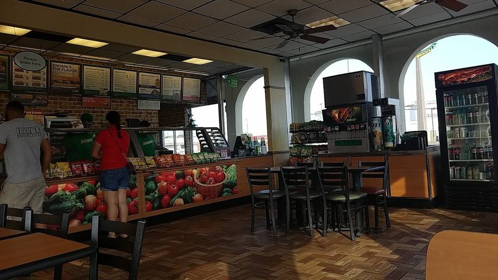 Subway Restaurants | restaurant | 5586 North Frwy, Store # 28, Northtown Plaza, Houston, TX 77076, USA | 7136915533 OR +1 713-691-5533