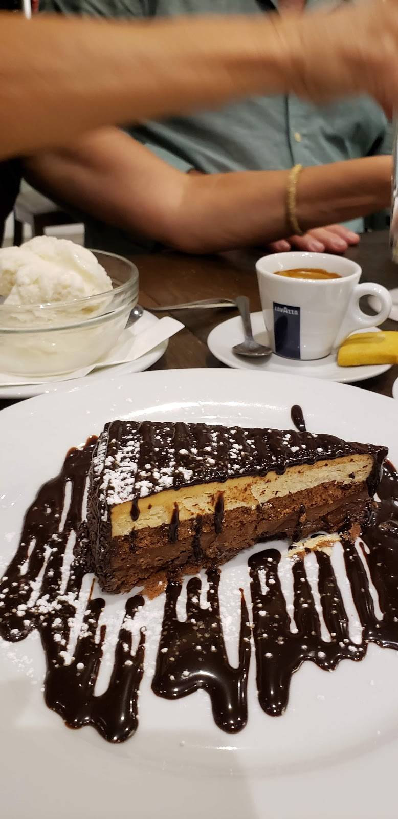 Lucia Pizzeria | restaurant | 8755 SW 72nd St, Miami, FL 33173, USA | 3052491043 OR +1 305-249-1043