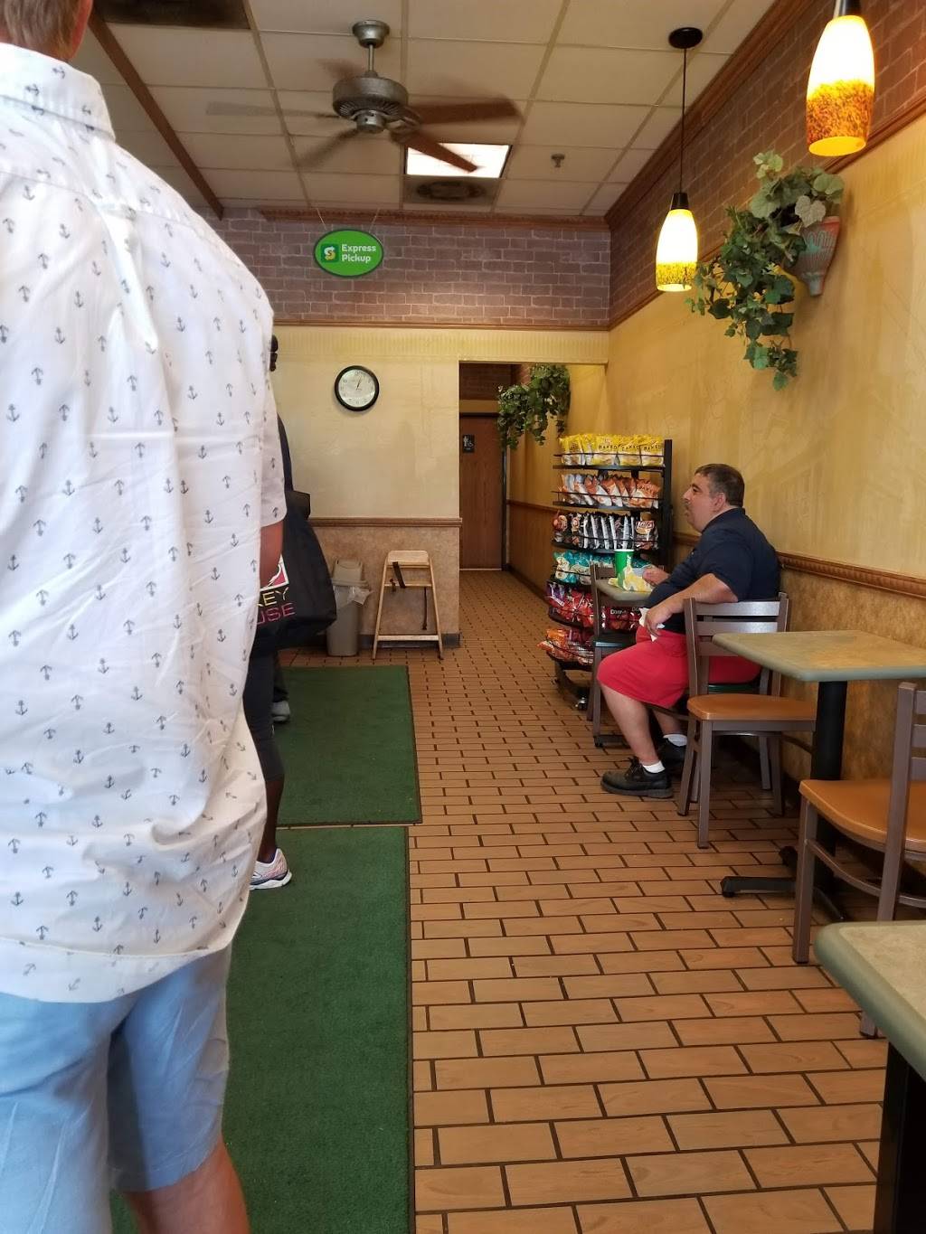 Subway | restaurant | 30979 Five Mile Road, Livonia, MI 48154, USA | 7345226120 OR +1 734-522-6120