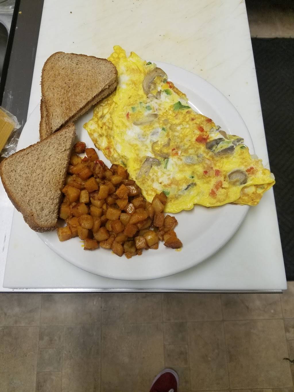 Tonys Place | restaurant | 3996 Peavine Rd, Crossville, TN 38571, USA | 9314569122 OR +1 931-456-9122