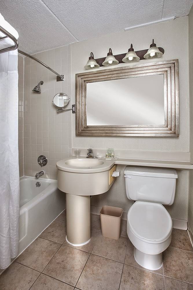 Holiday Inn Westbury - Long Island | restaurant | 369 Old Country Rd, Carle Place, NY 11514, USA | 5169975000 OR +1 516-997-5000