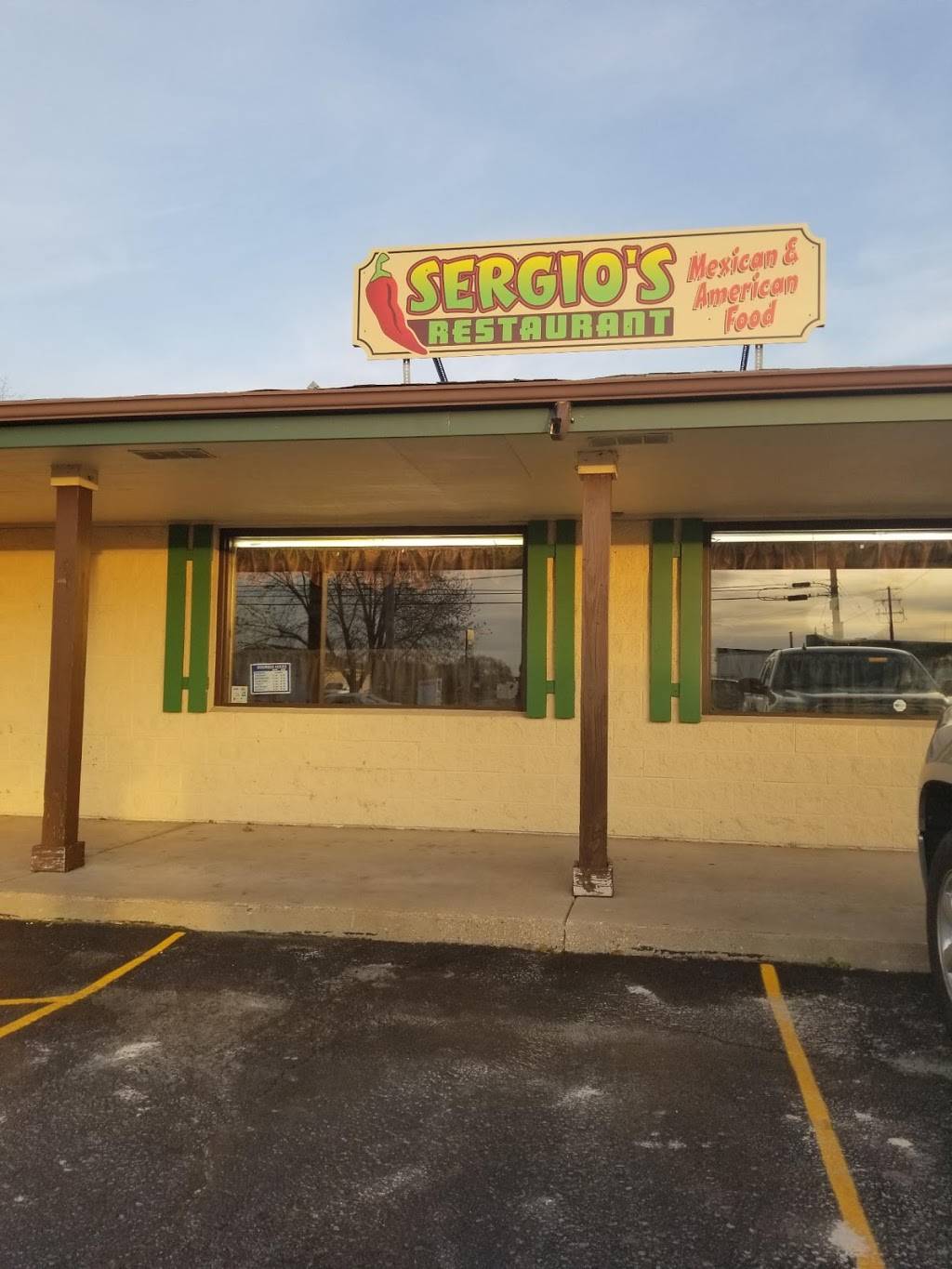 Sergios | restaurant | 3731 S Beaumont Ave, Kansasville, WI 53139, USA | 2625142972 OR +1 262-514-2972