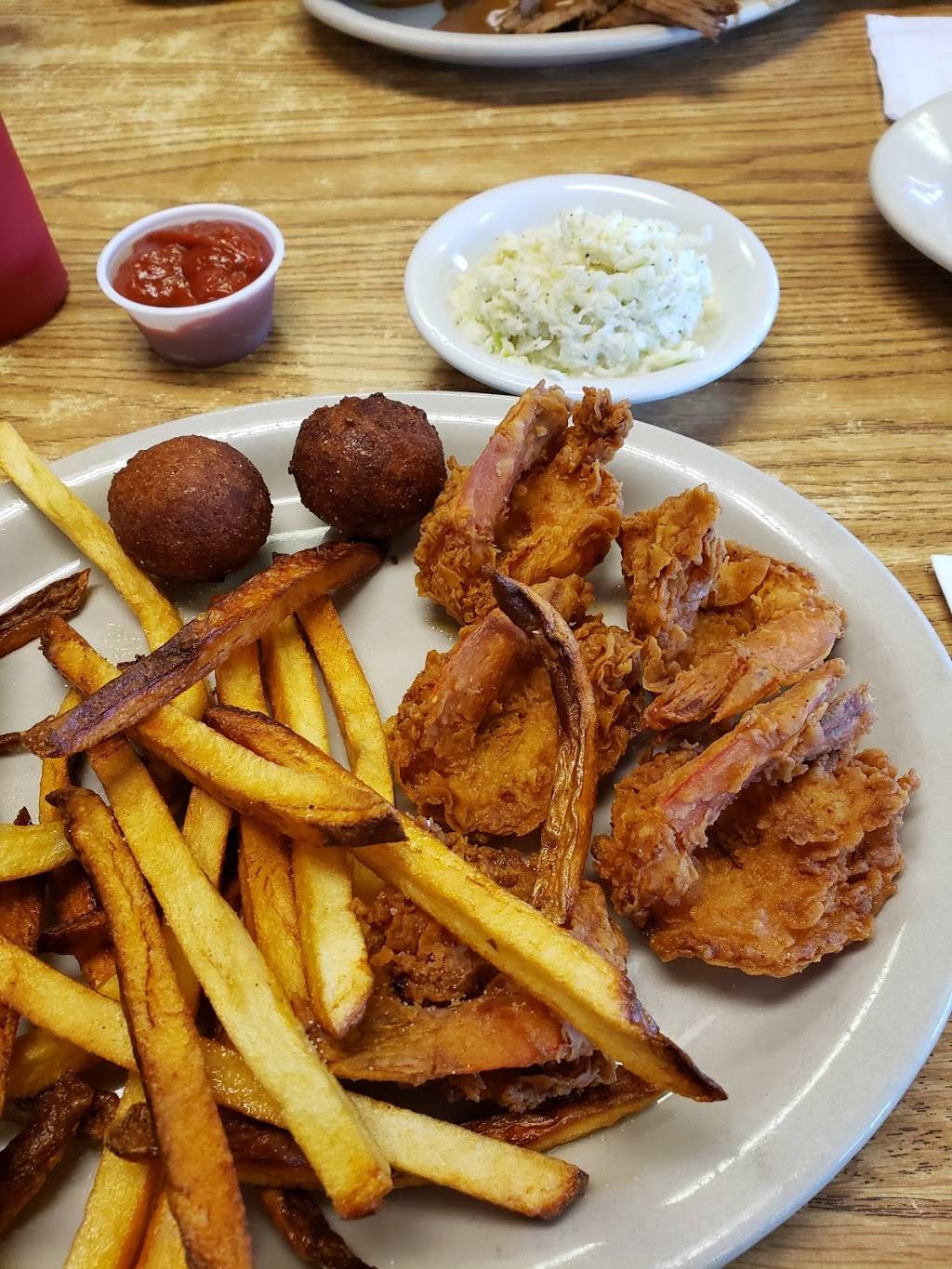 Blue & White | restaurant | 1355 US-61, Tunica, MS 38676, USA | 6623631371 OR +1 662-363-1371