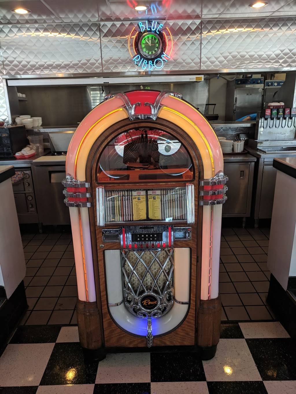 Blue Ribbon Diner | restaurant | 2465 S Church St, Burlington, NC 27215, USA | 3365701120 OR +1 336-570-1120