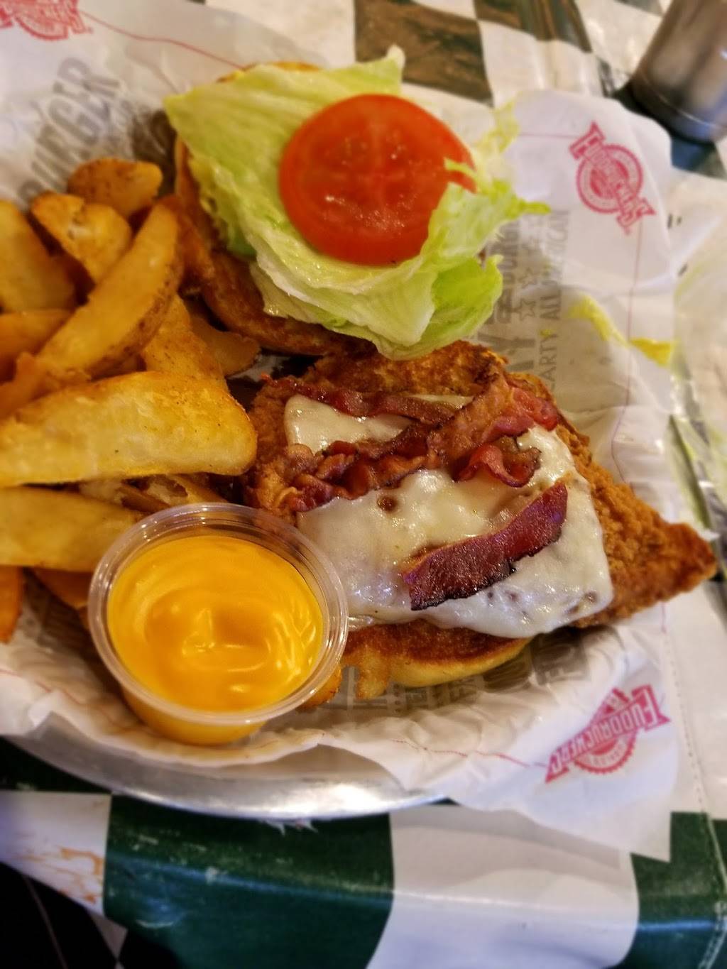 Fuddruckers | restaurant | 4910 Dublin Blvd, Dublin, CA 94568, USA | 9255518052 OR +1 925-551-8052