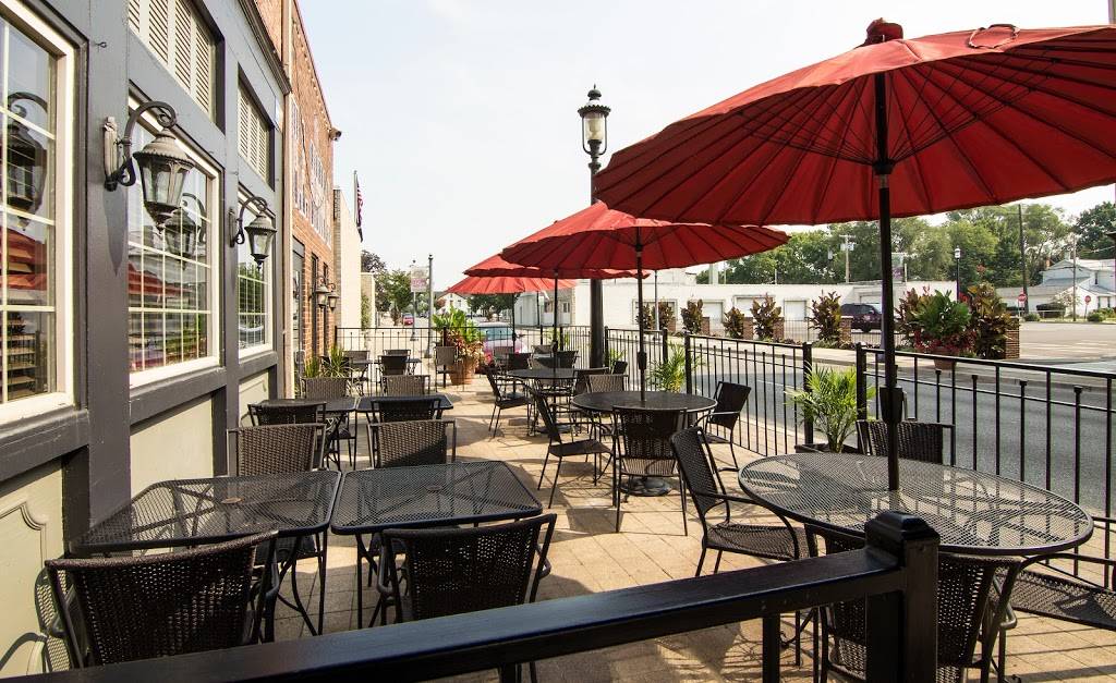 Bullwinkles Top Hat Bistro | restaurant | 19 N Main St, Miamisburg, OH 45342, USA | 9378597677 OR +1 937-859-7677