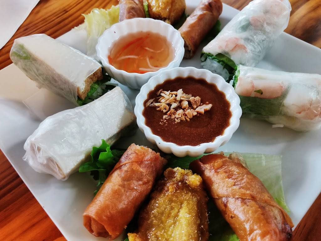 Mama Pho | restaurant | Shopping Center, 820 W Hind Dr Unit 111, Honolulu, HI 96821, USA | 8083738887 OR +1 808-373-8887