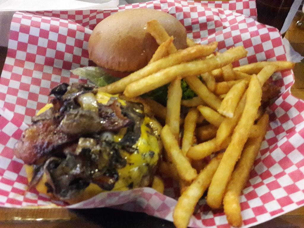 Penn Bar & Grill | restaurant | 820 Penniman Ave, Plymouth, MI 48170, USA | 7344533570 OR +1 734-453-3570