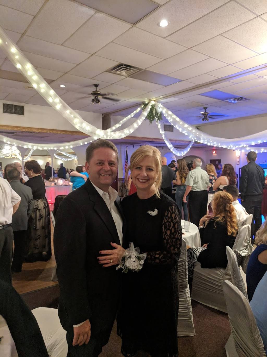 Sorrento Restaurant & Banquet Hall | restaurant | 2488 Parkman Rd NW, Warren, OH 44485, USA | 3303934076 OR +1 330-393-4076