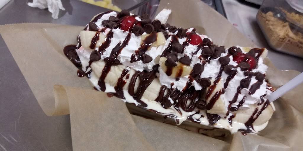 Hwy 55 Burgers Shakes & Fries | restaurant | 7600 Kingston Pike, Knoxville, TN 37919, USA | 8653335085 OR +1 865-333-5085