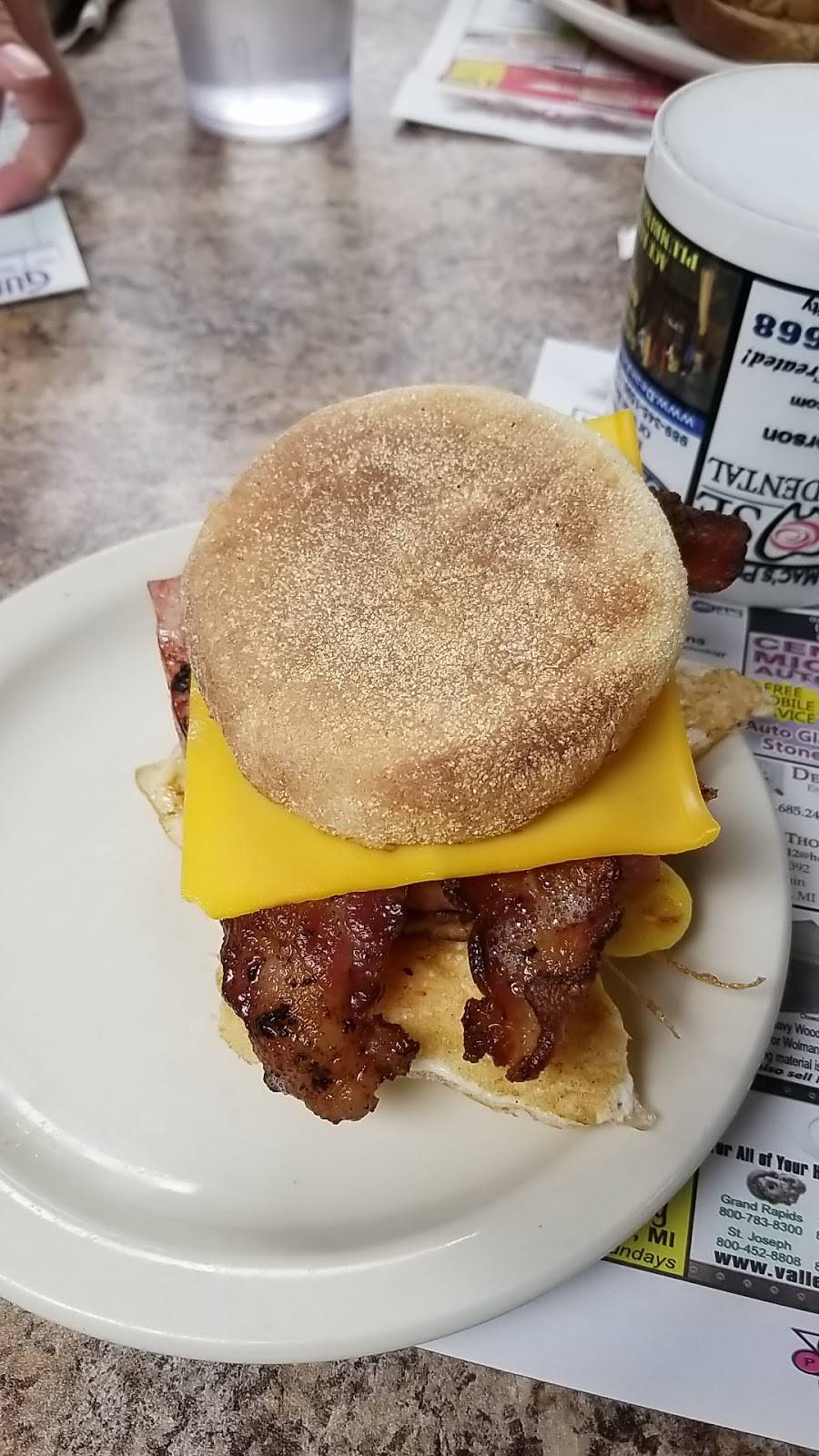 Macs Place | restaurant | 3098 W Houghton Ave, West Branch, MI 48661, USA | 9893457720 OR +1 989-345-7720