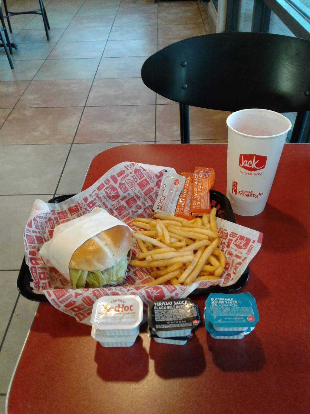 Jack in the Box | restaurant | 740 Sycamore Ave, Vista, CA 92083, USA | 7607274081 OR +1 760-727-4081